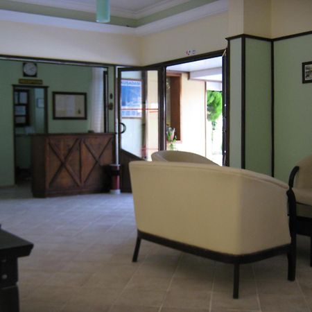 קוסדסי Oya Family Suites מראה חיצוני תמונה