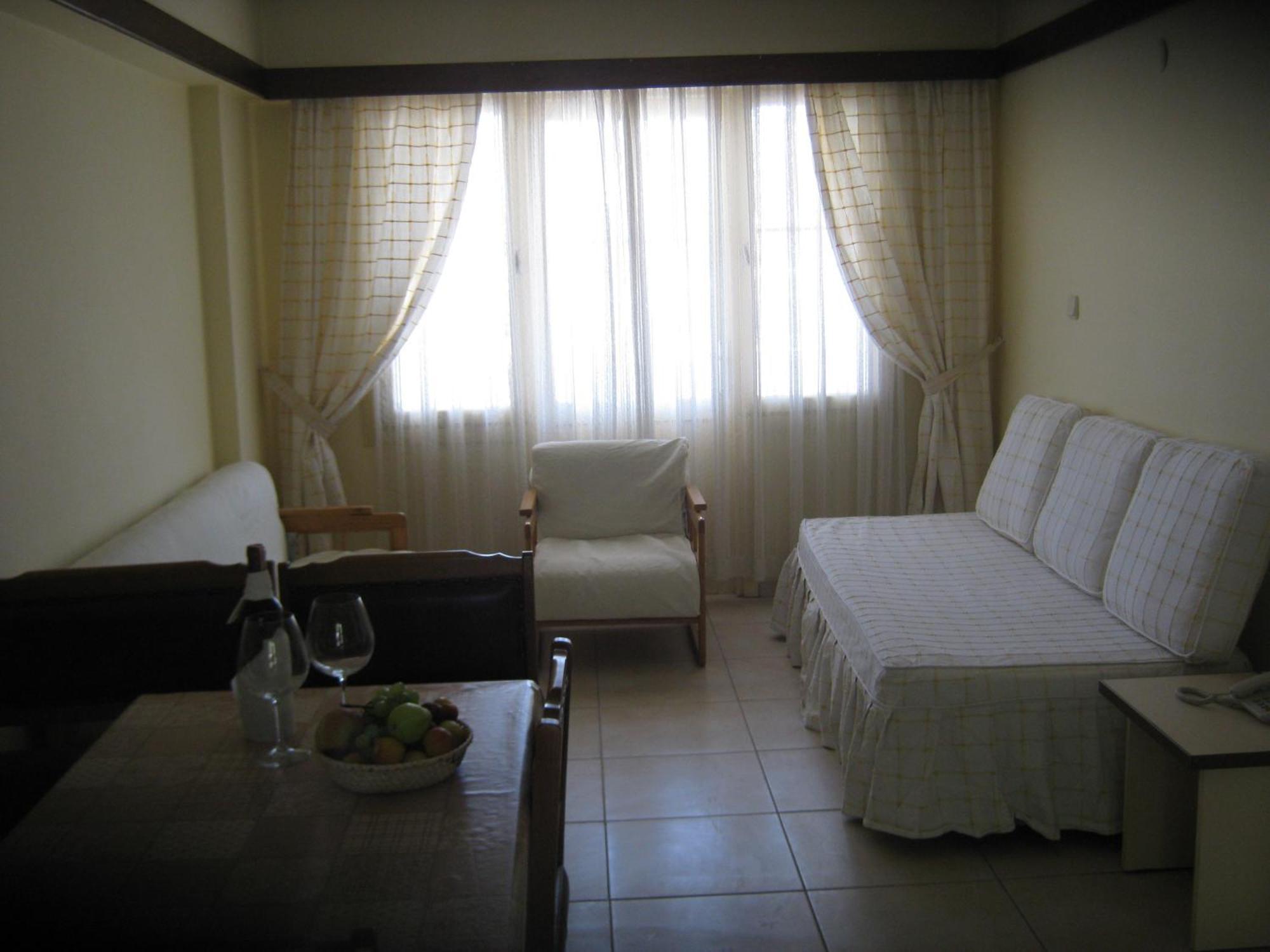 קוסדסי Oya Family Suites מראה חיצוני תמונה