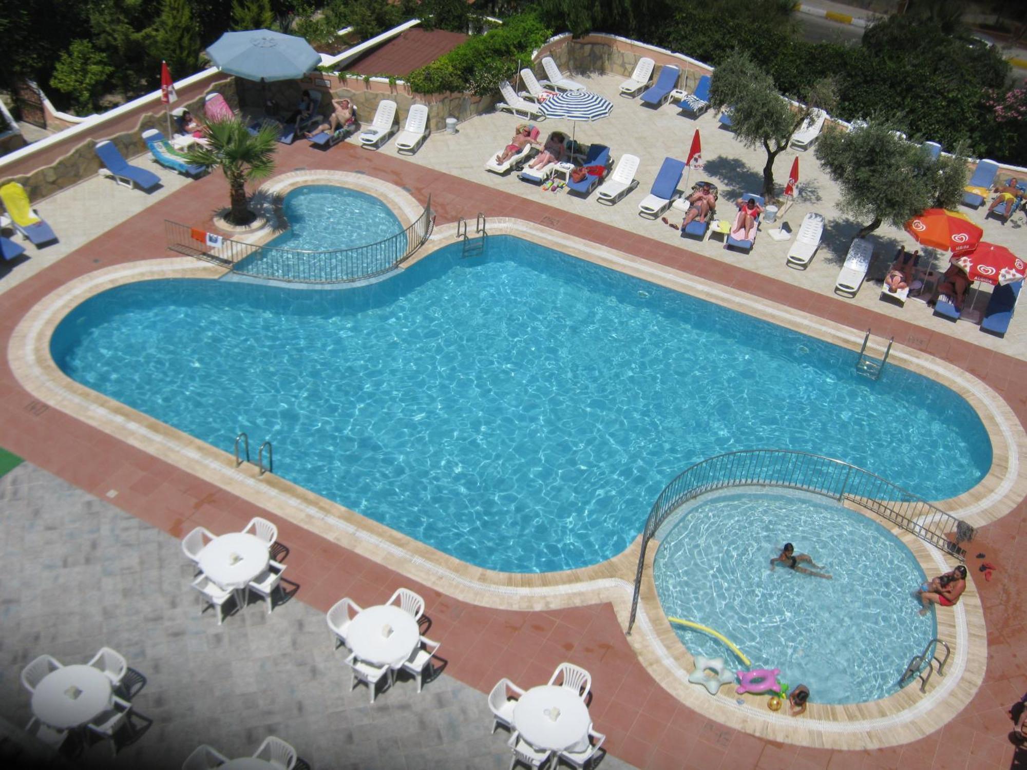 קוסדסי Oya Family Suites מראה חיצוני תמונה